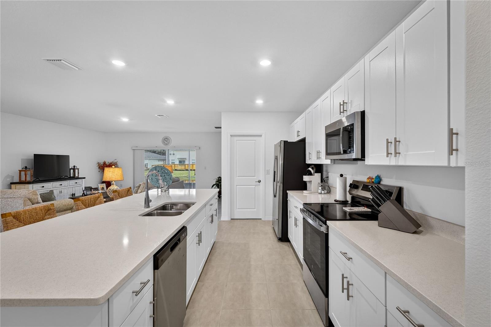 Image 19 of 63 For 317 River Front Way