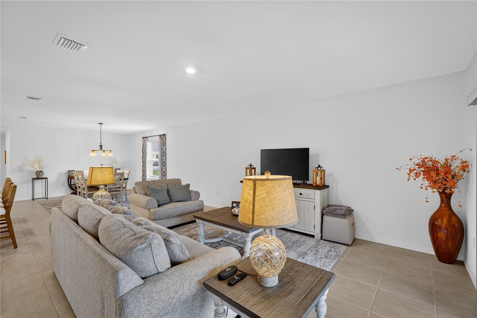 Image 20 of 63 For 317 River Front Way