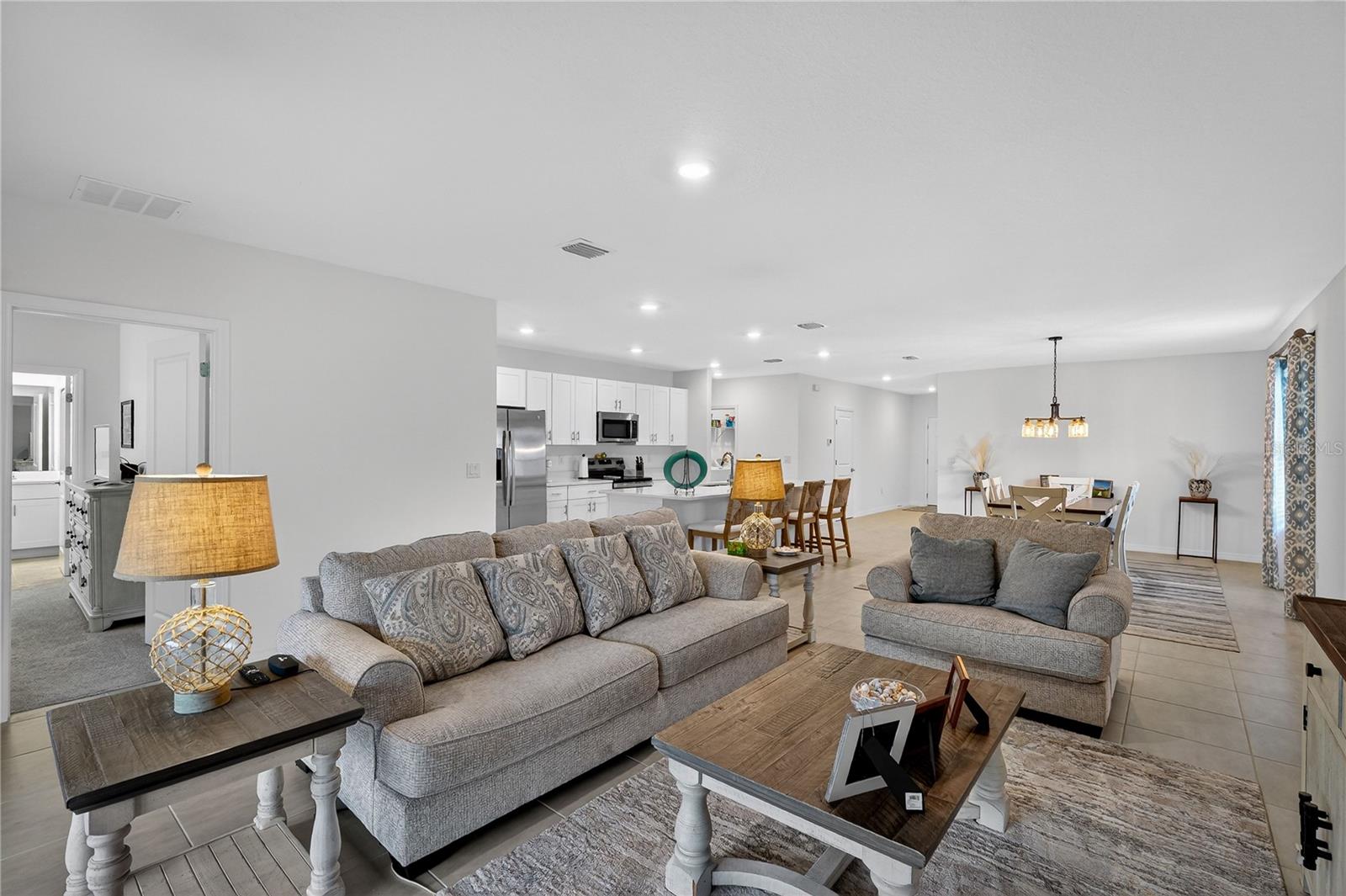 Image 21 of 63 For 317 River Front Way