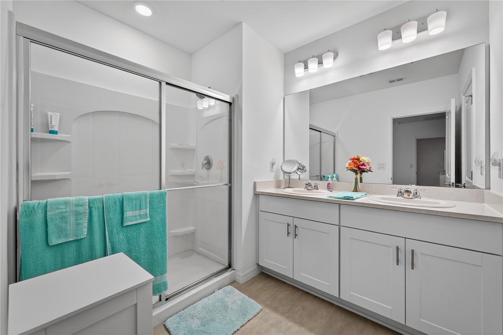 Image 22 of 63 For 317 River Front Way