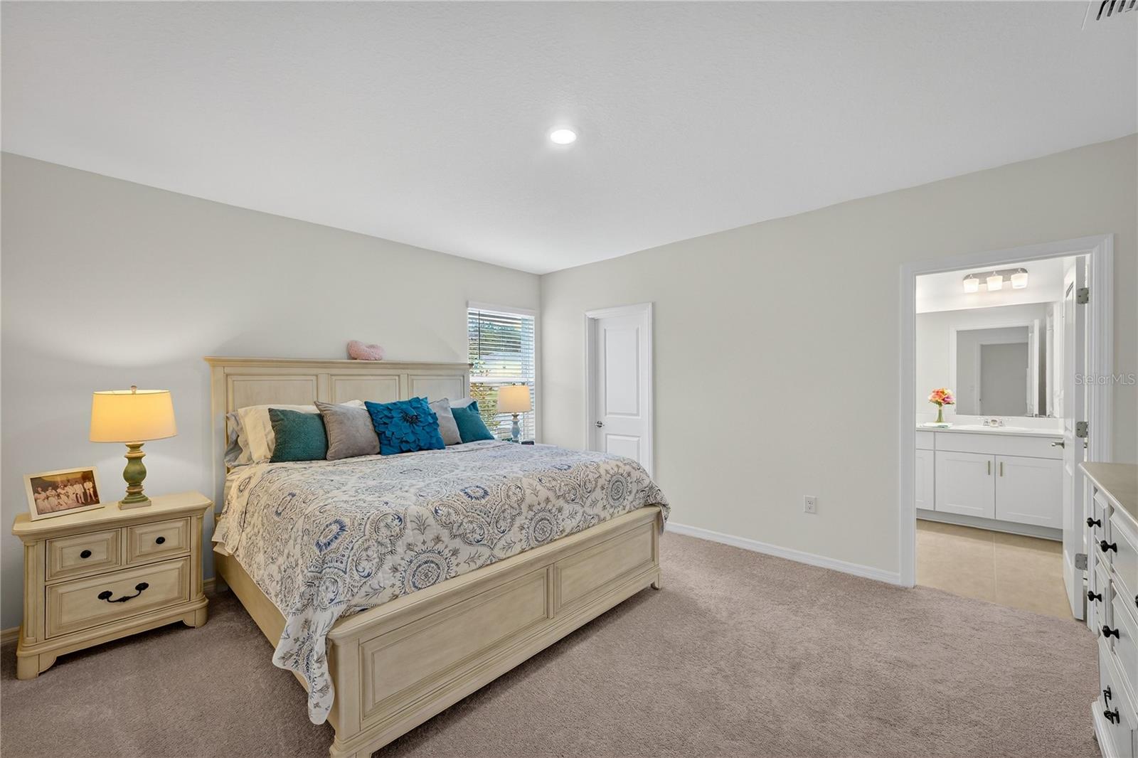 Image 24 of 63 For 317 River Front Way