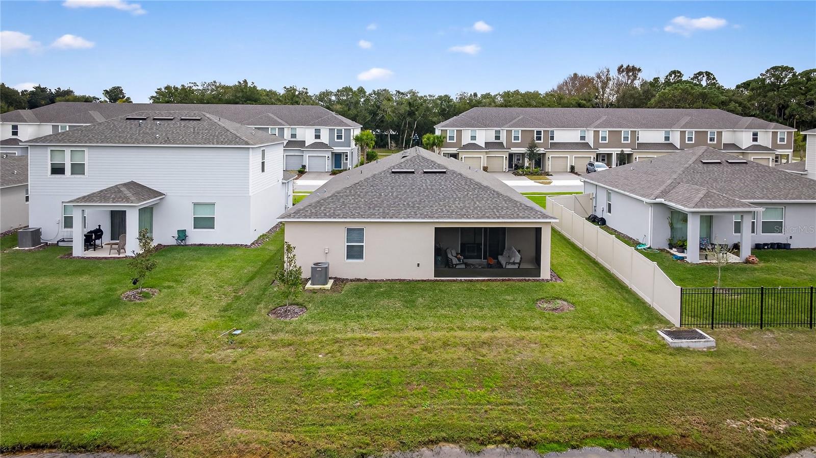 Image 38 of 63 For 317 River Front Way