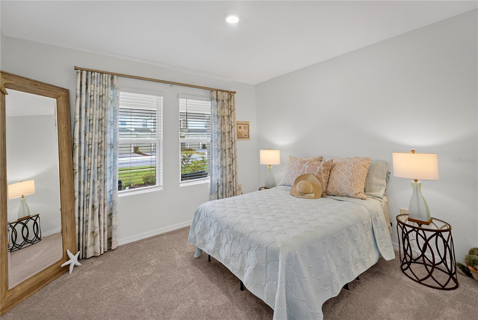 Image 4 of 63 For 317 River Front Way