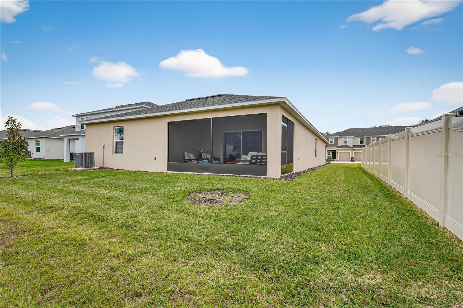 Image 50 of 63 For 317 River Front Way