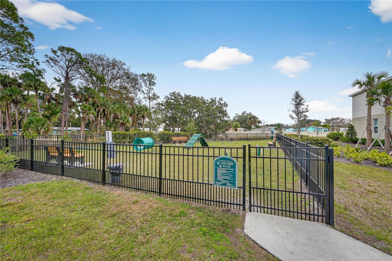 Image 52 of 63 For 317 River Front Way