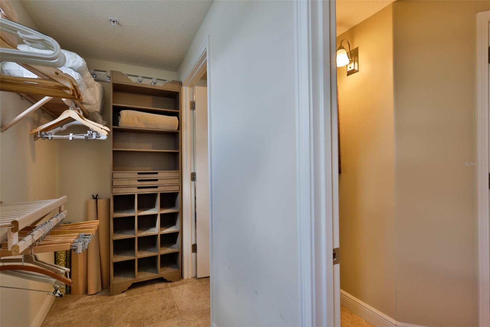 Image 15 of 39 For 2801 Hill Street 502