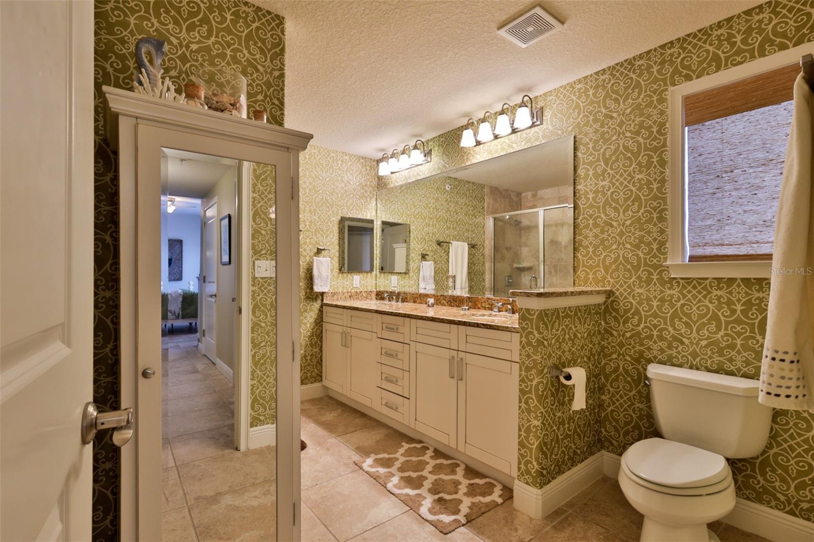 Image 16 of 39 For 2801 Hill Street 502