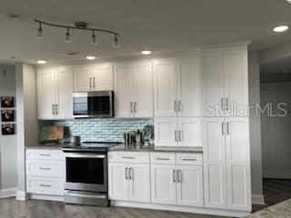 Image 16 of 47 For 4650 Links Village Drive B503