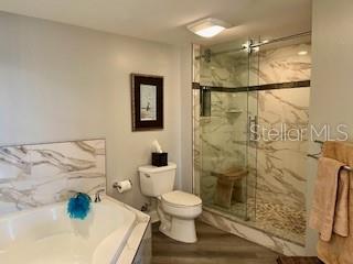 Image 27 of 47 For 4650 Links Village Drive B503