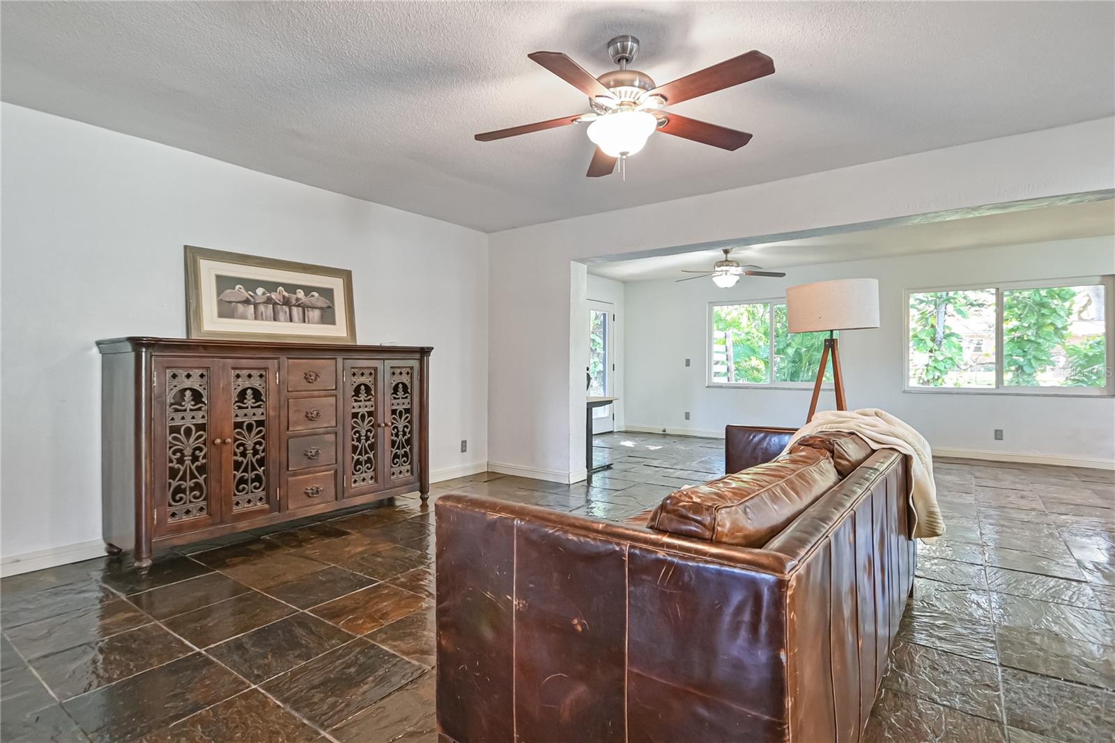 Image 13 of 42 For 5820 Riverside Drive