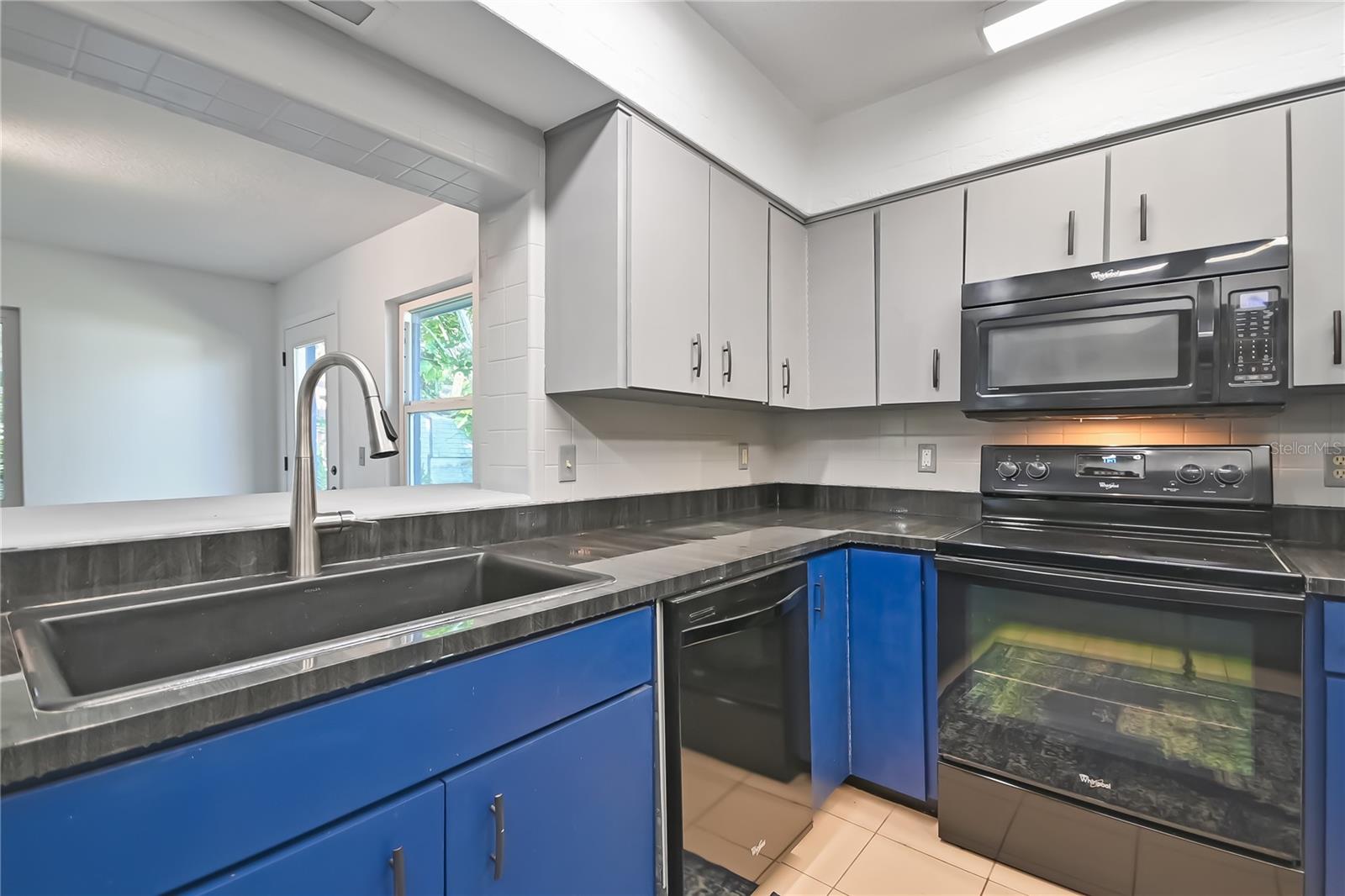 Image 17 of 42 For 5820 Riverside Drive