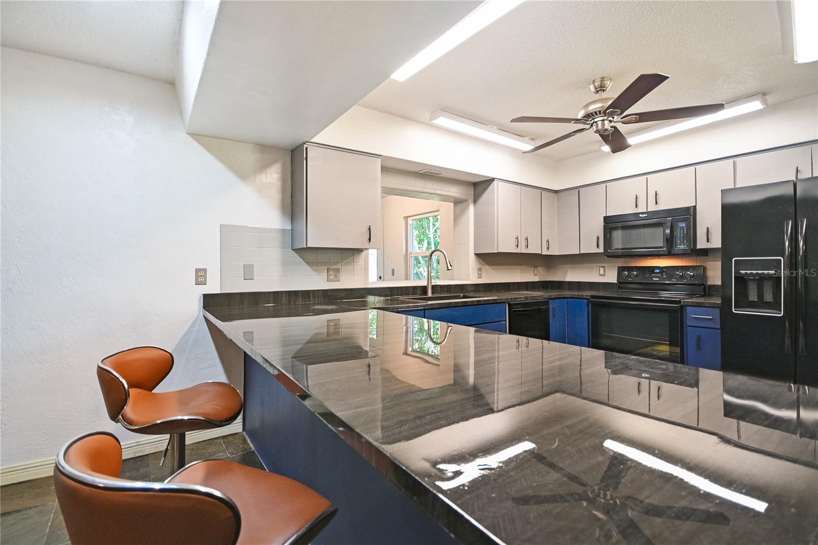 Image 18 of 42 For 5820 Riverside Drive