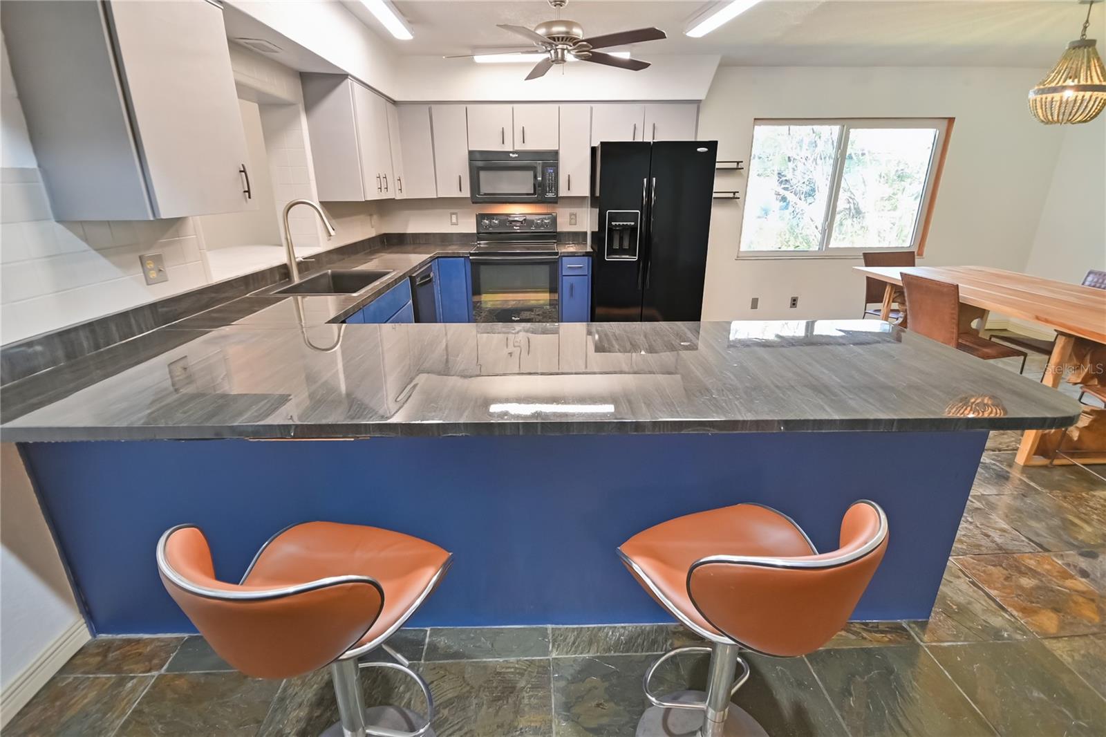 Image 20 of 42 For 5820 Riverside Drive