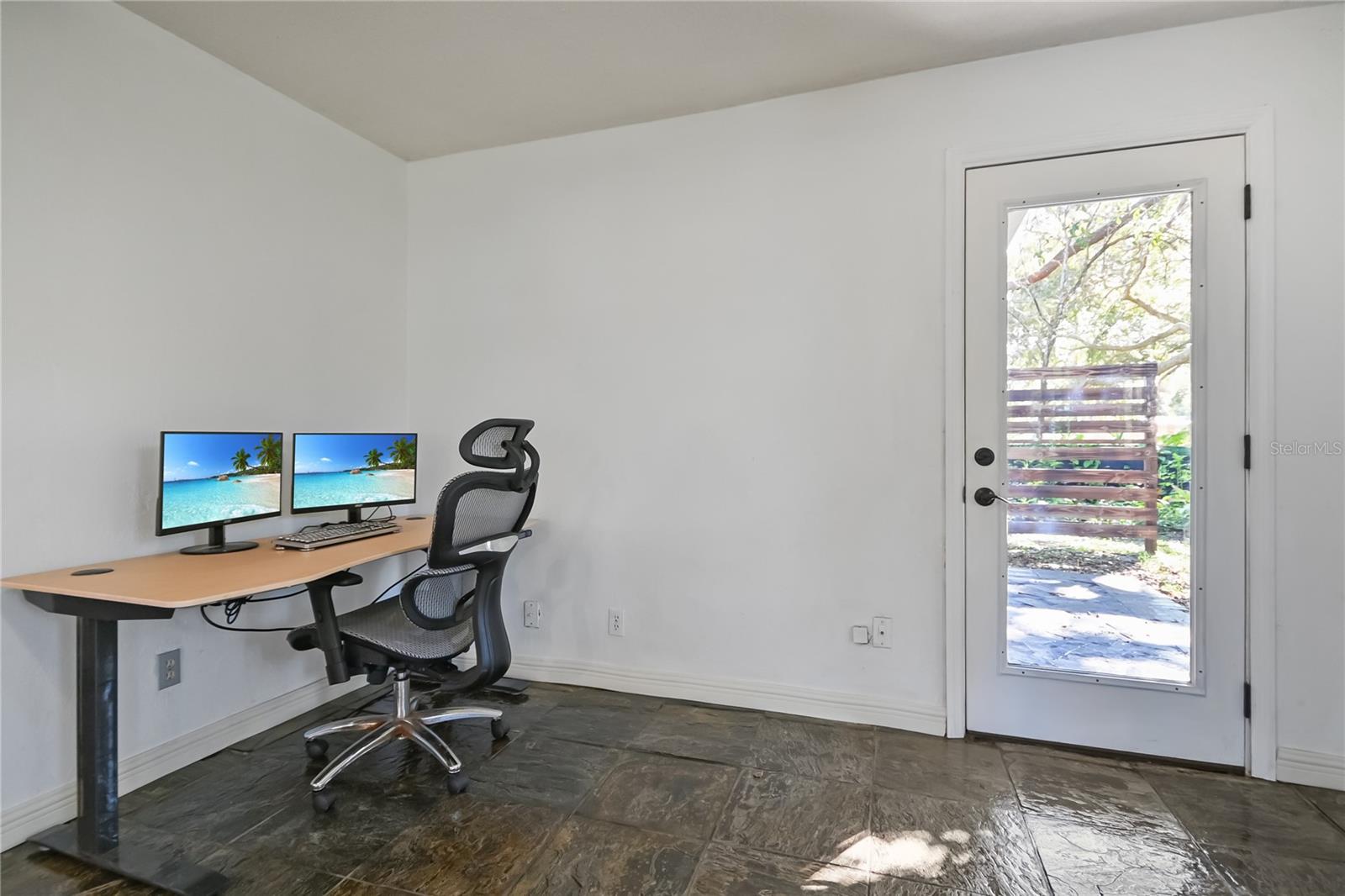 Image 21 of 42 For 5820 Riverside Drive