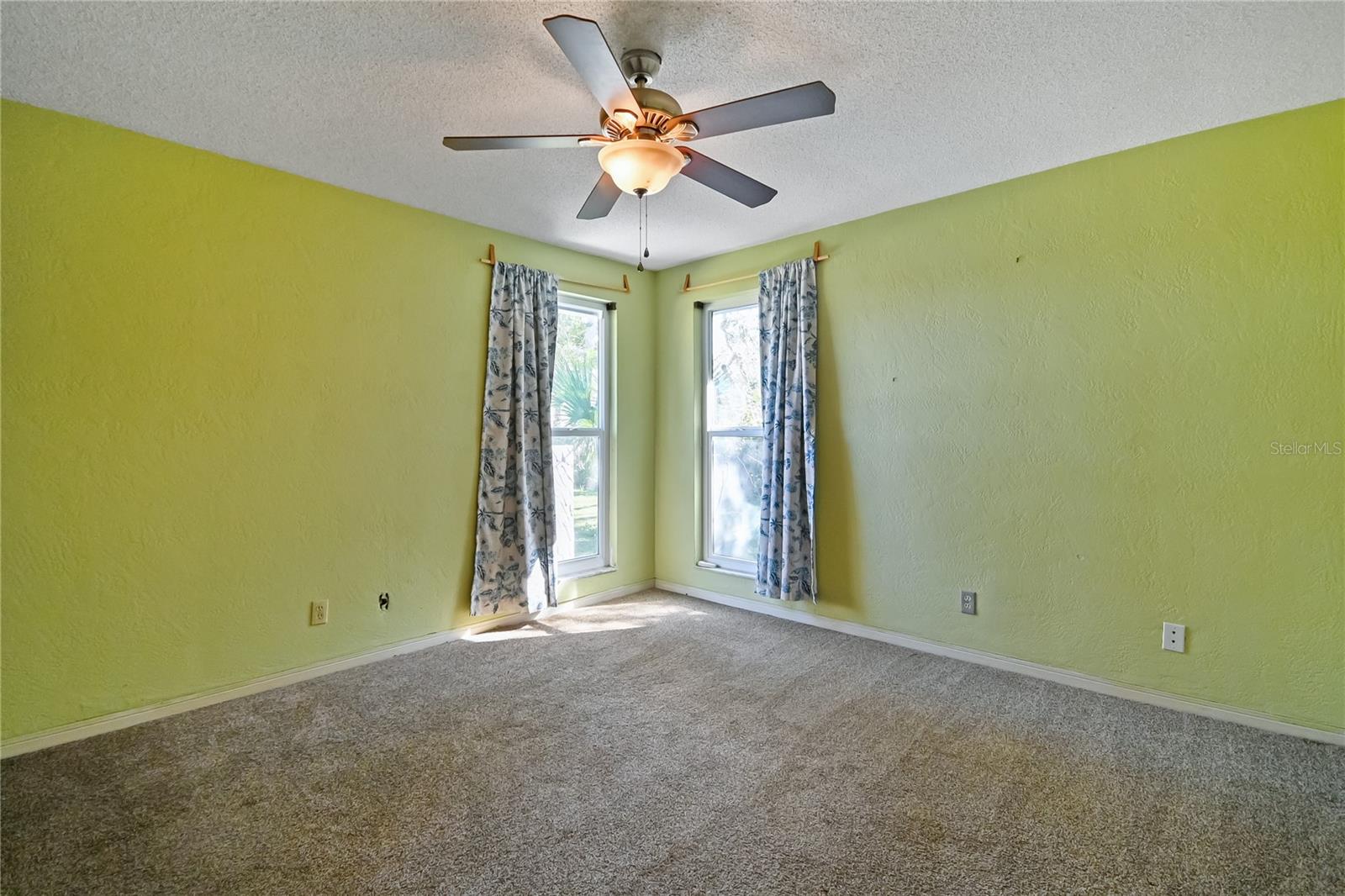 Image 30 of 42 For 5820 Riverside Drive