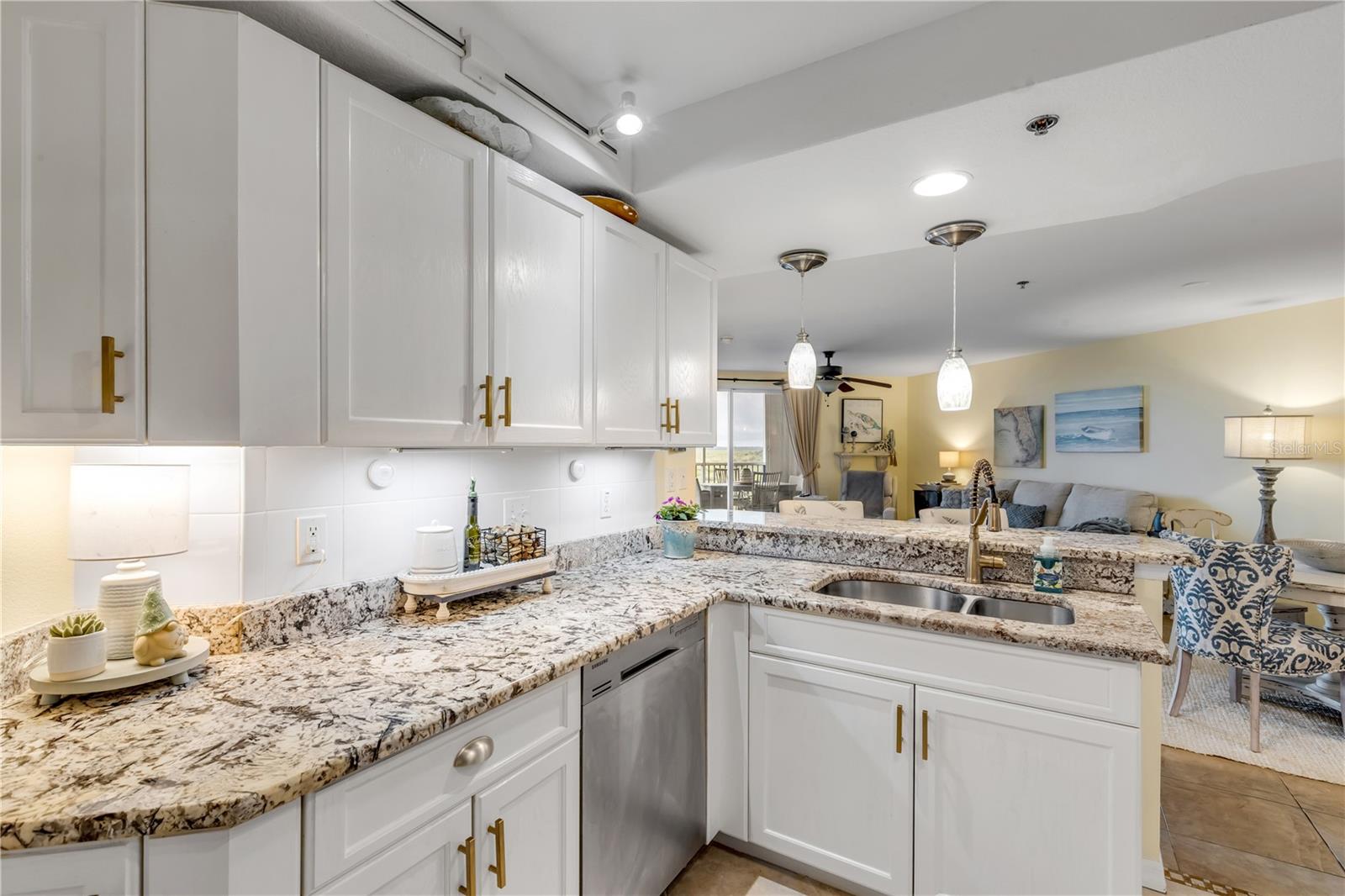 Image 15 of 72 For 5300 Atlantic Avenue 16-502