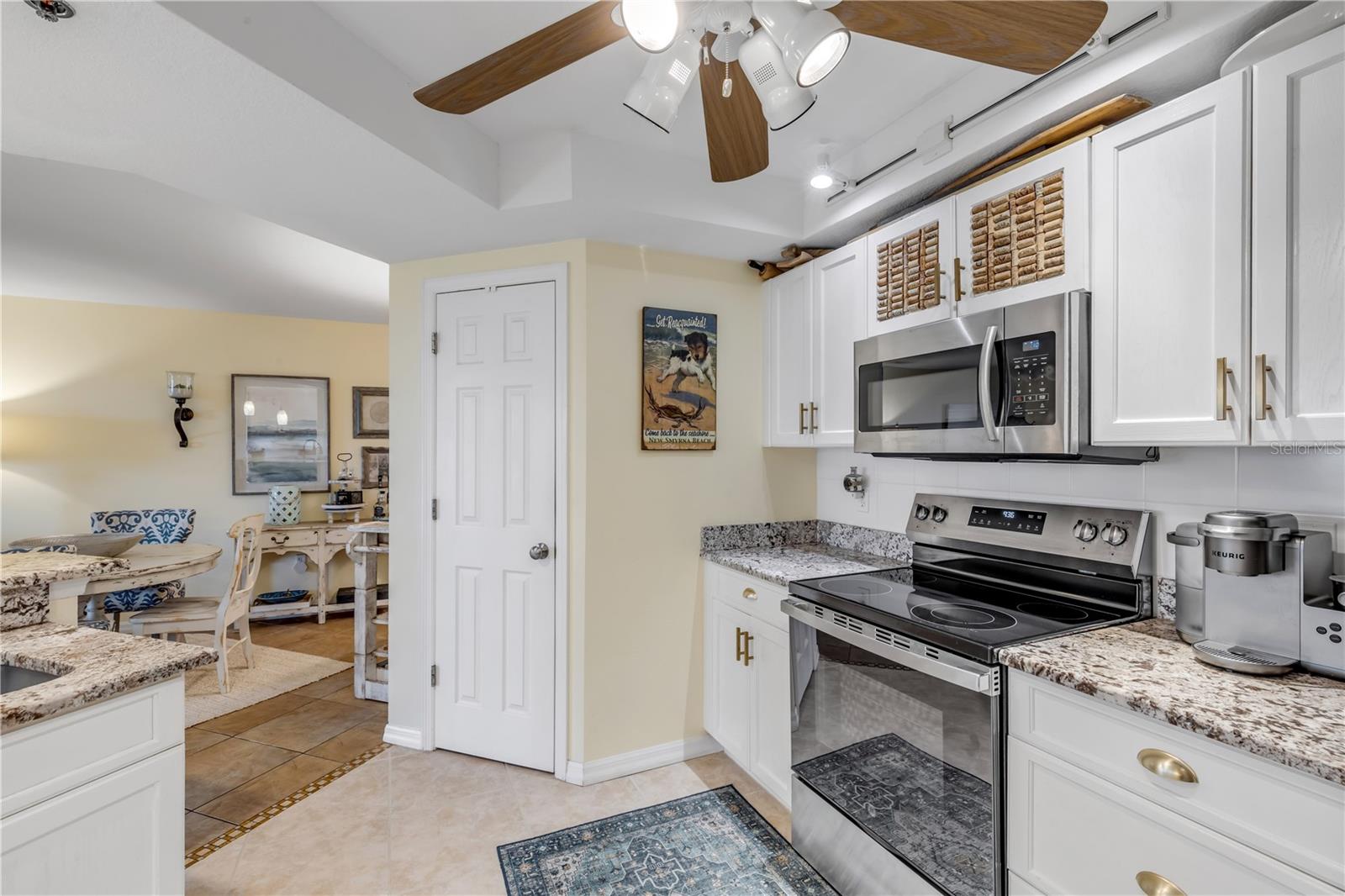 Image 18 of 72 For 5300 Atlantic Avenue 16-502