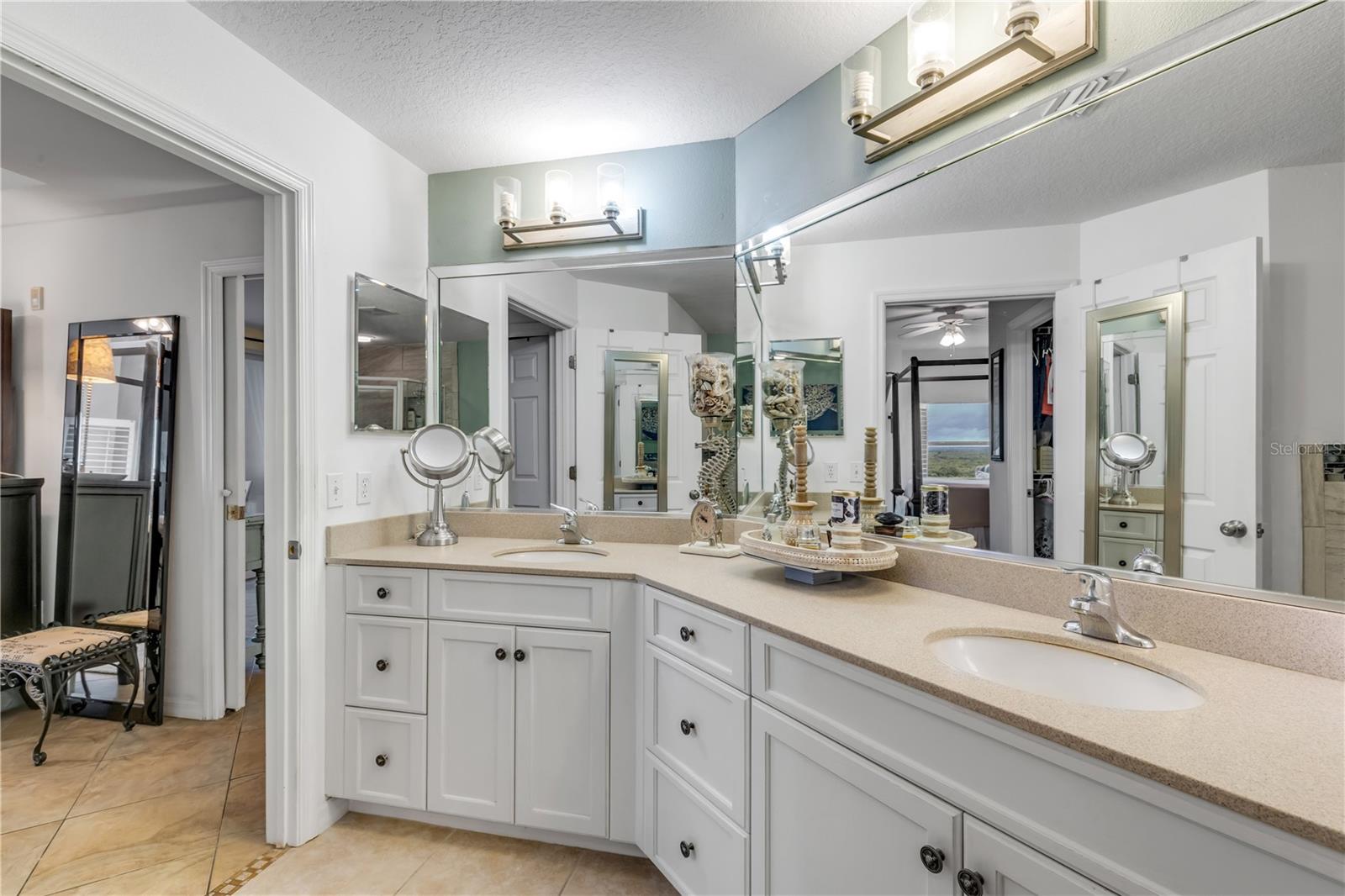 Image 26 of 72 For 5300 Atlantic Avenue 16-502