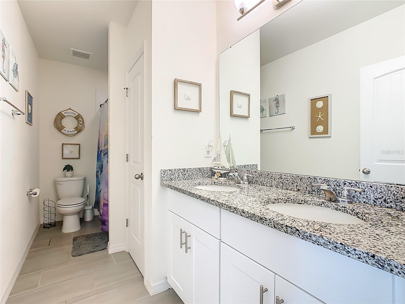 Listing photo id 15 for 16230 Carraway Bay Alley