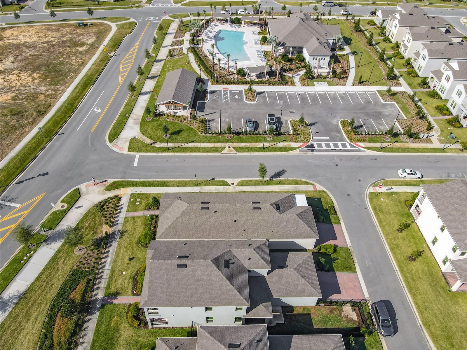 Listing photo id 1 for 16230 Carraway Bay Alley