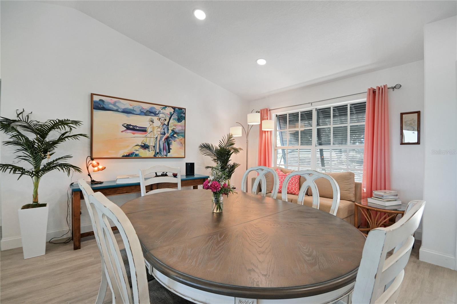 Image 10 of 60 For 425 Riverside Drive