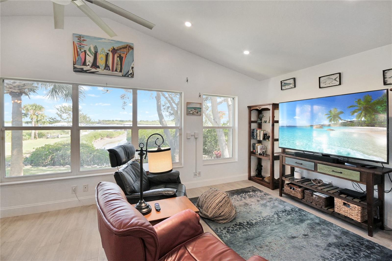 Image 11 of 60 For 425 Riverside Drive