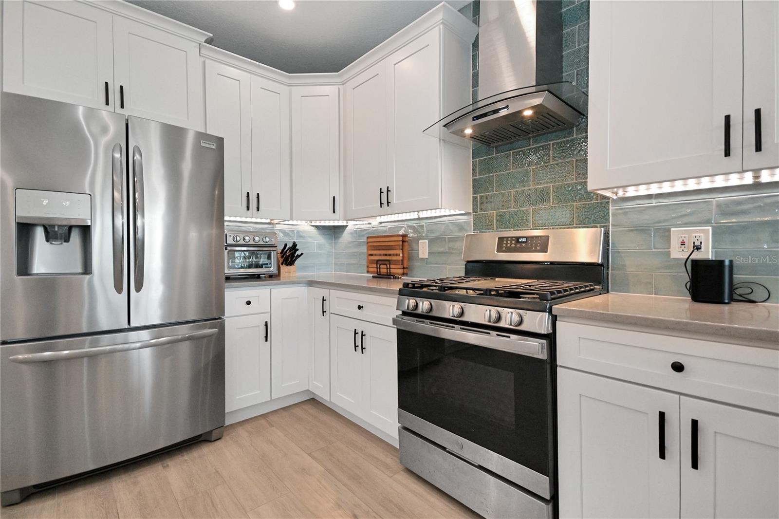 Image 21 of 60 For 425 Riverside Drive