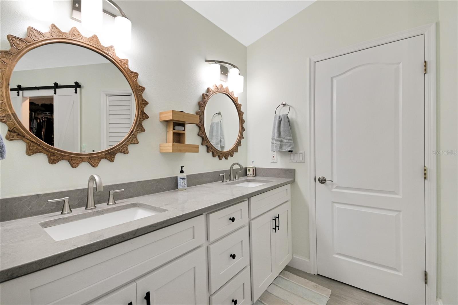 Image 29 of 60 For 425 Riverside Drive