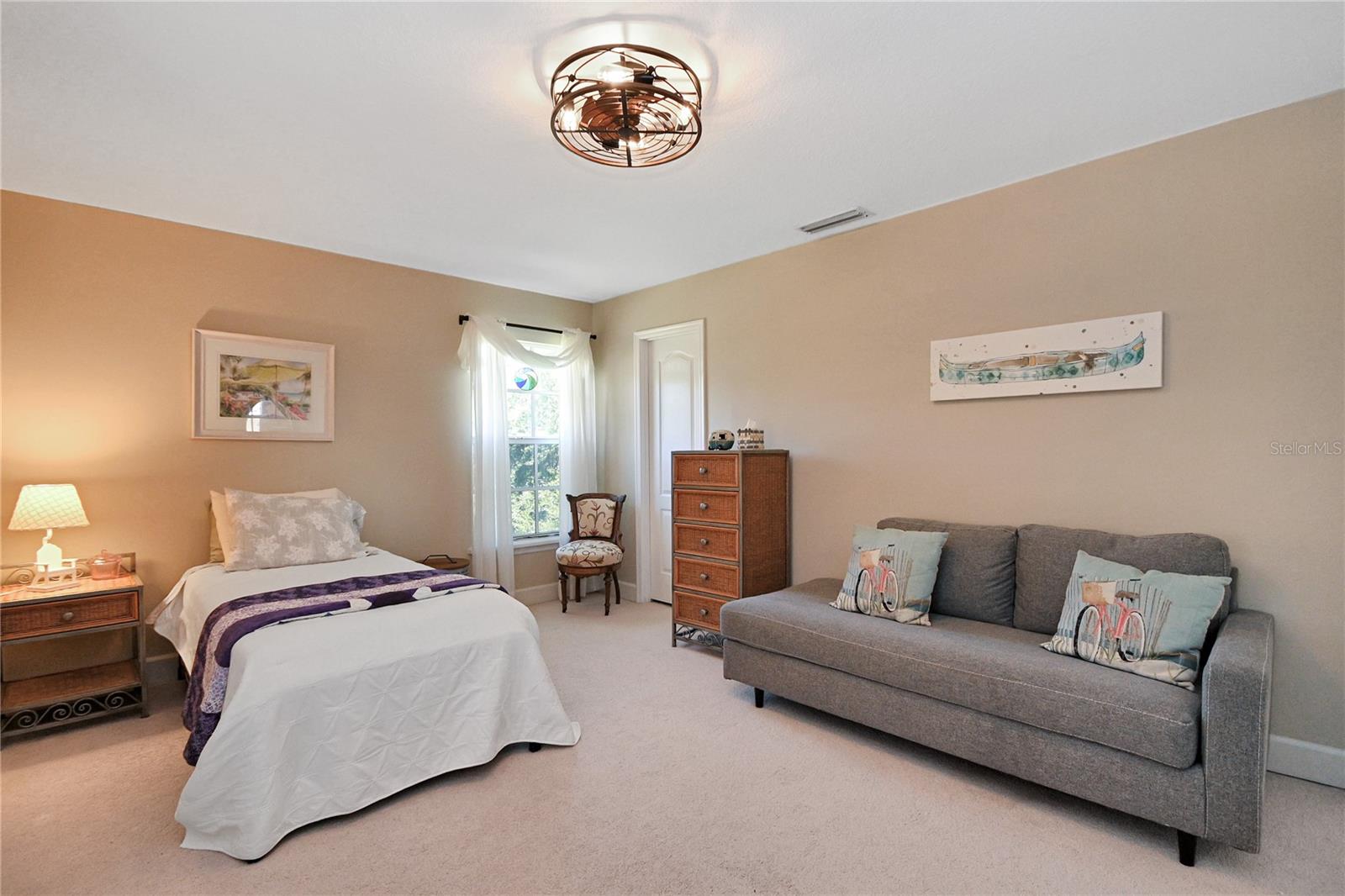 Image 40 of 60 For 425 Riverside Drive