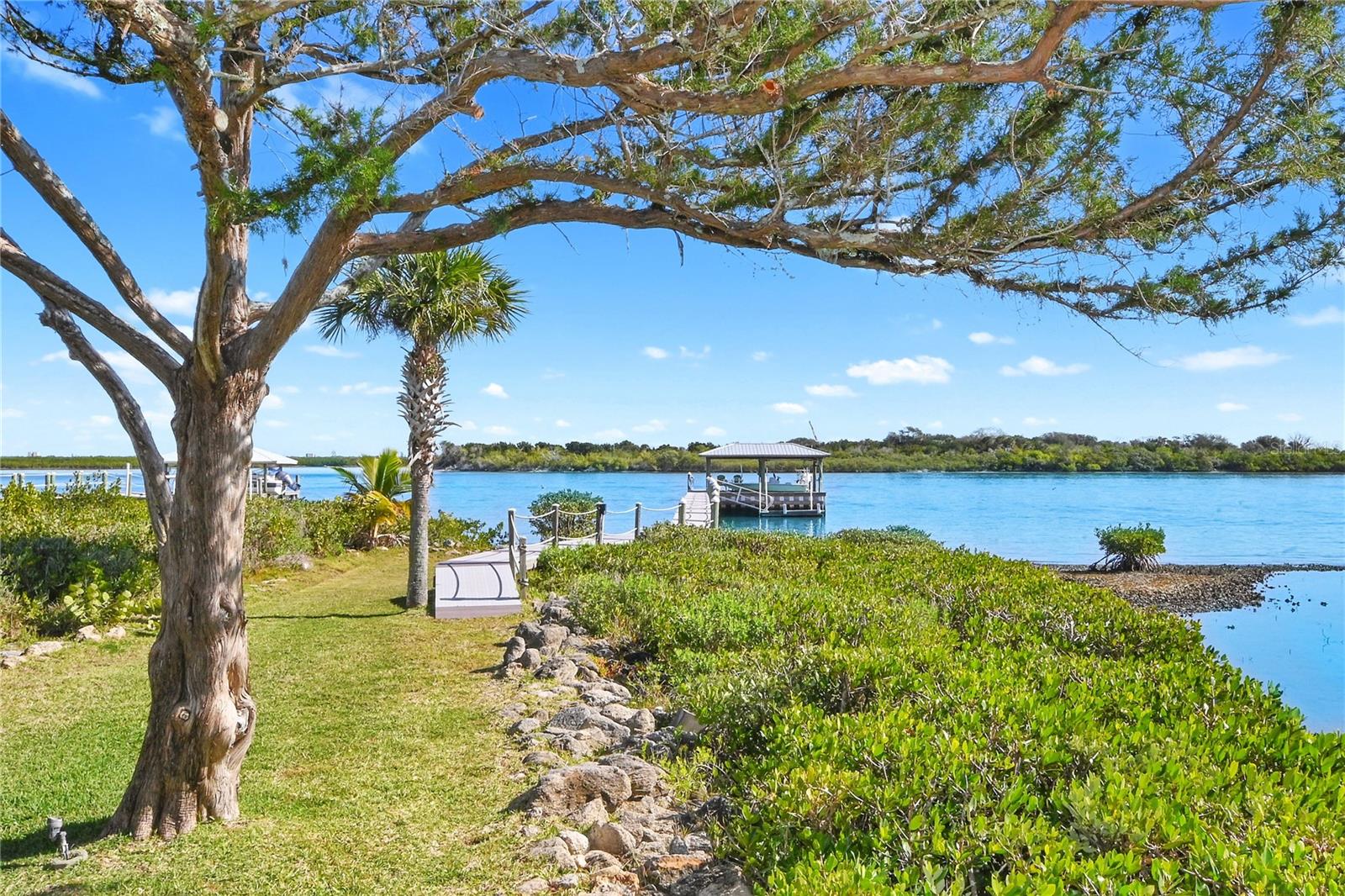 Image 53 of 60 For 425 Riverside Drive