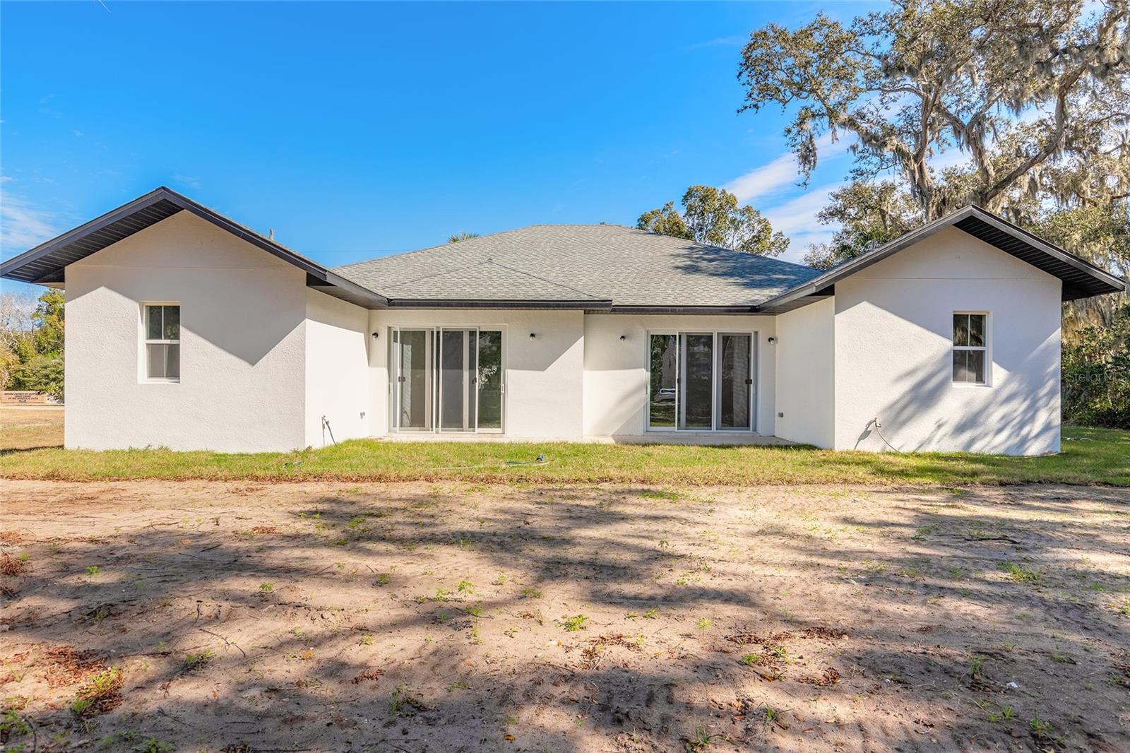 Image 11 of 62 For 618 Duss Street 1