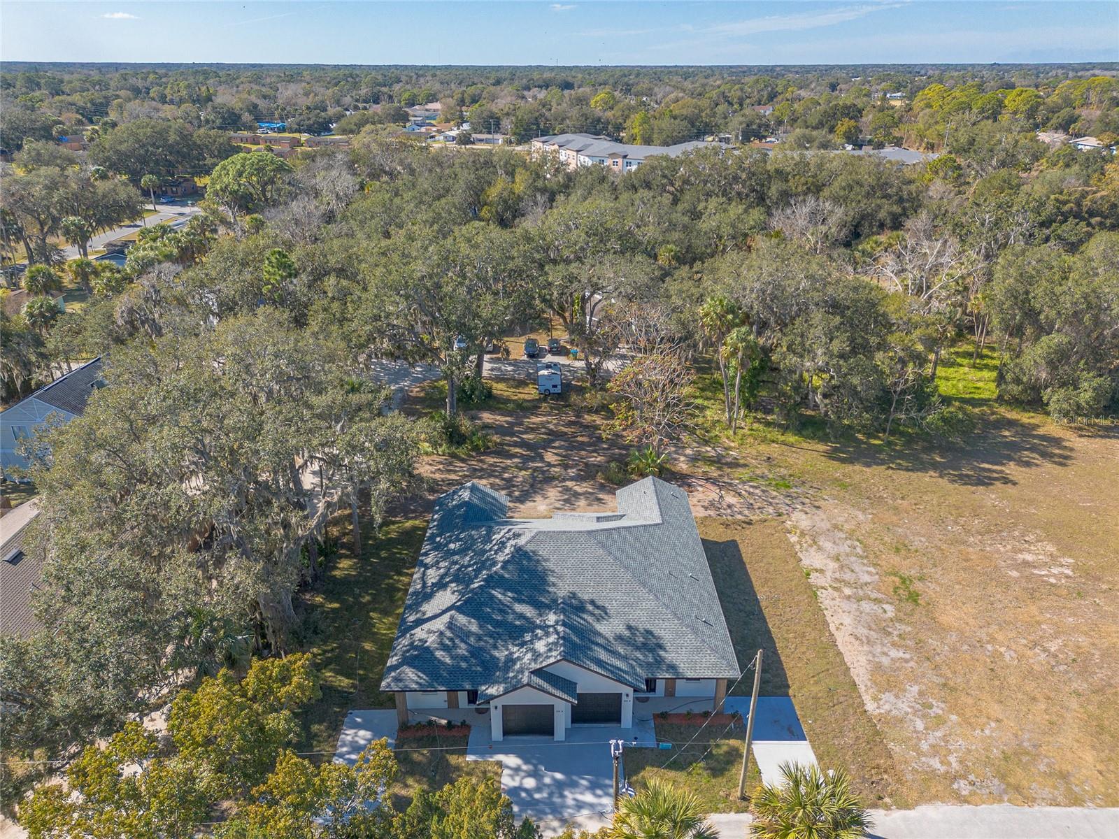 Image 12 of 62 For 618 Duss Street 1