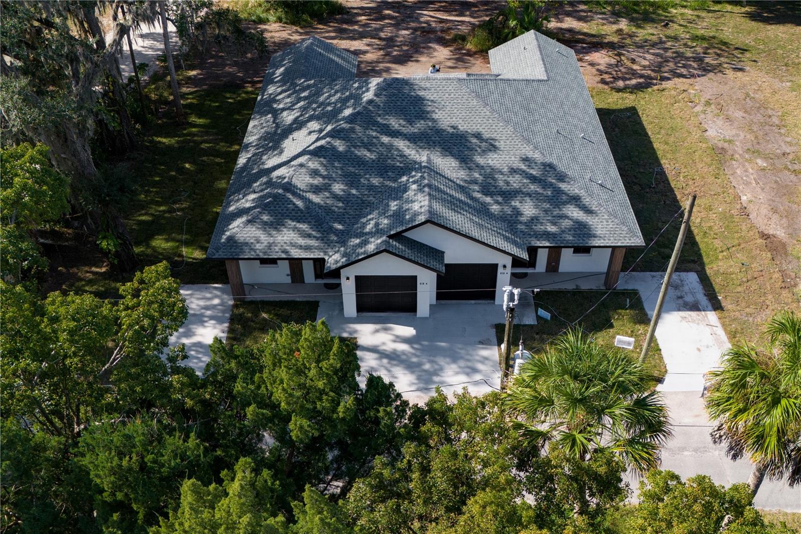 Image 14 of 62 For 618 Duss Street 1