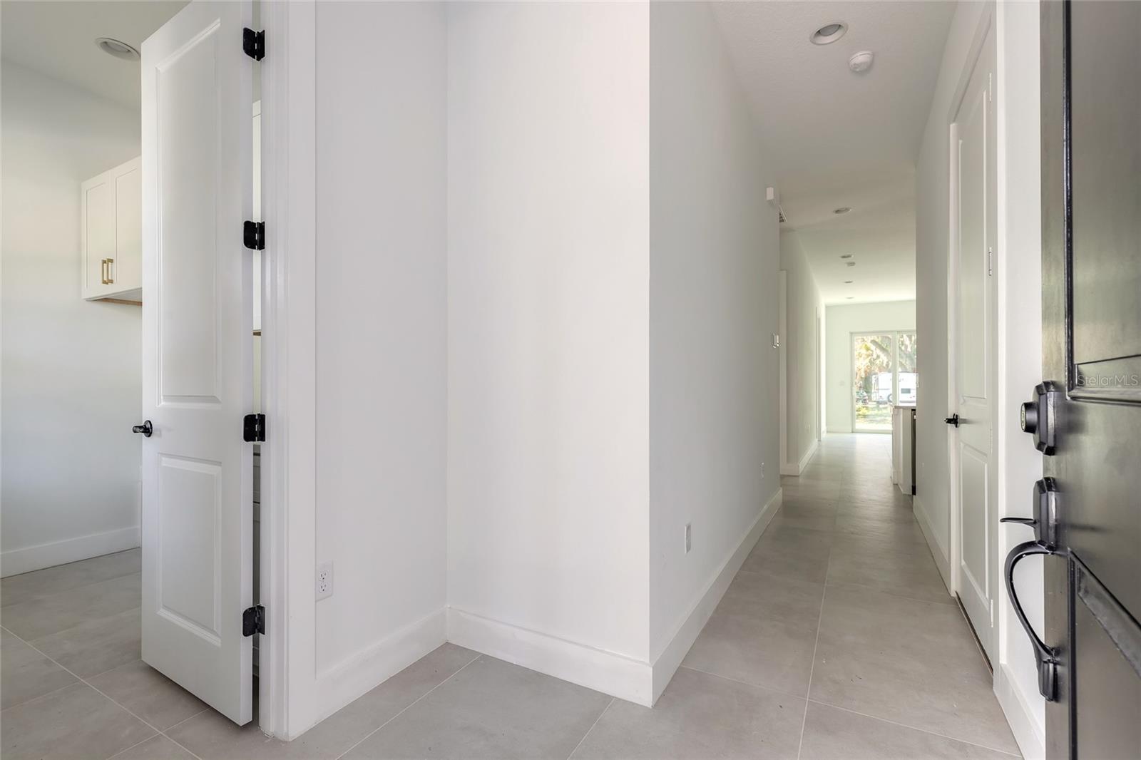 Image 22 of 62 For 618 Duss Street 1