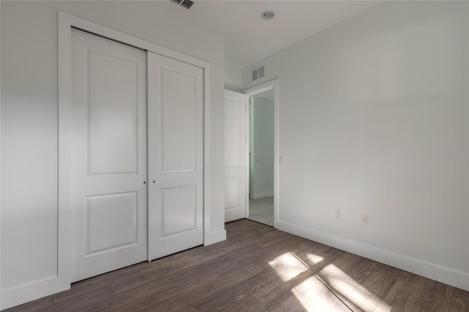 Image 27 of 62 For 618 Duss Street 1