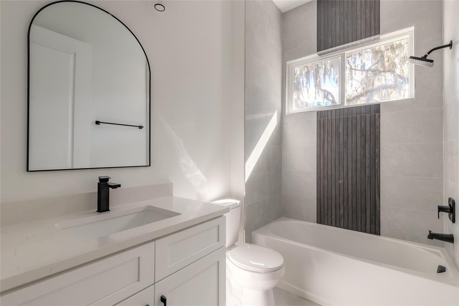 Image 28 of 62 For 618 Duss Street 1