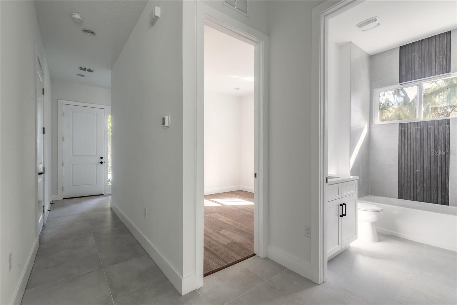 Image 31 of 62 For 618 Duss Street 1