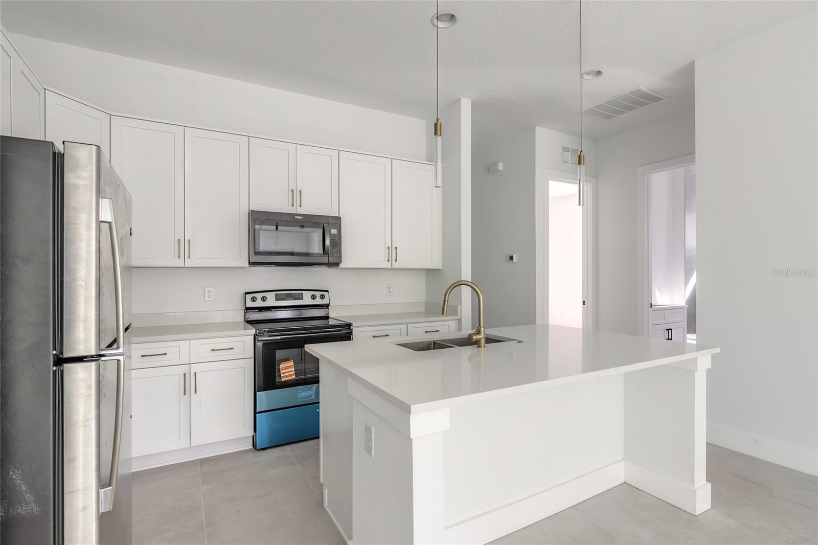 Image 34 of 62 For 618 Duss Street 1