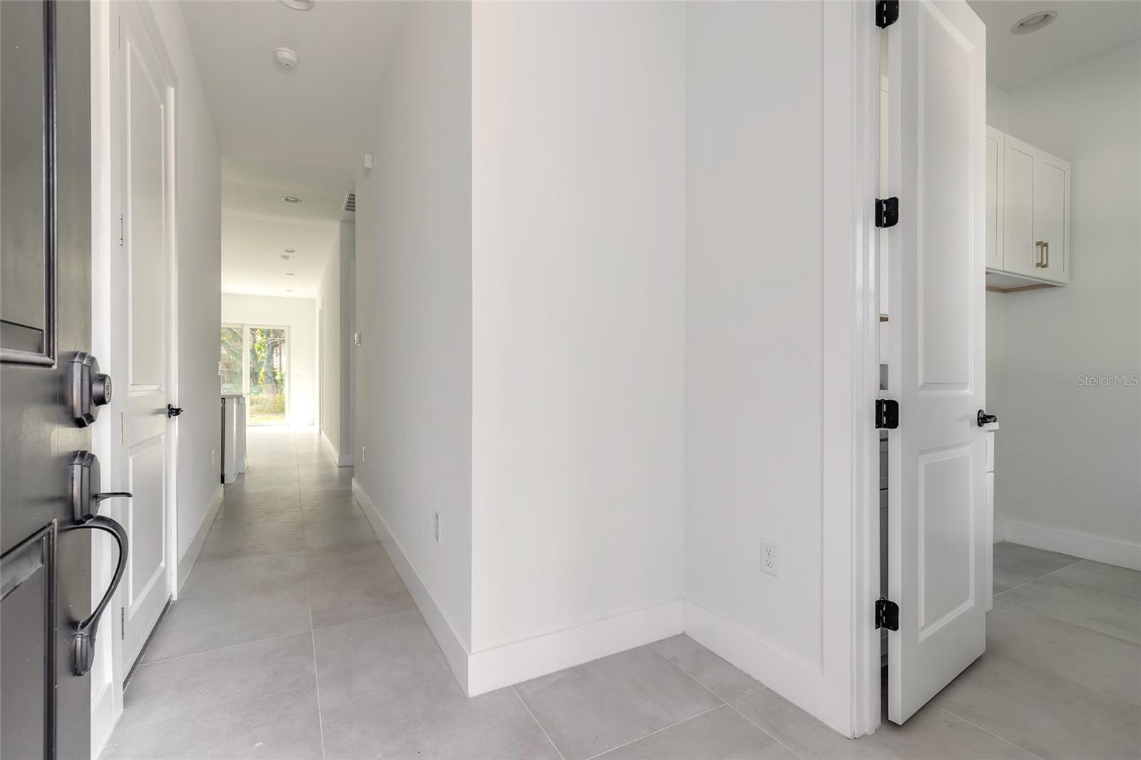 Image 37 of 62 For 618 Duss Street 1