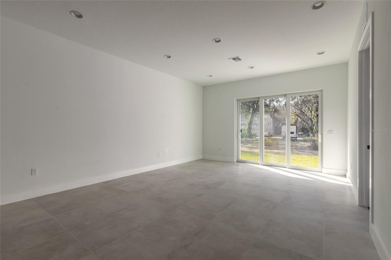 Image 46 of 62 For 618 Duss Street 1