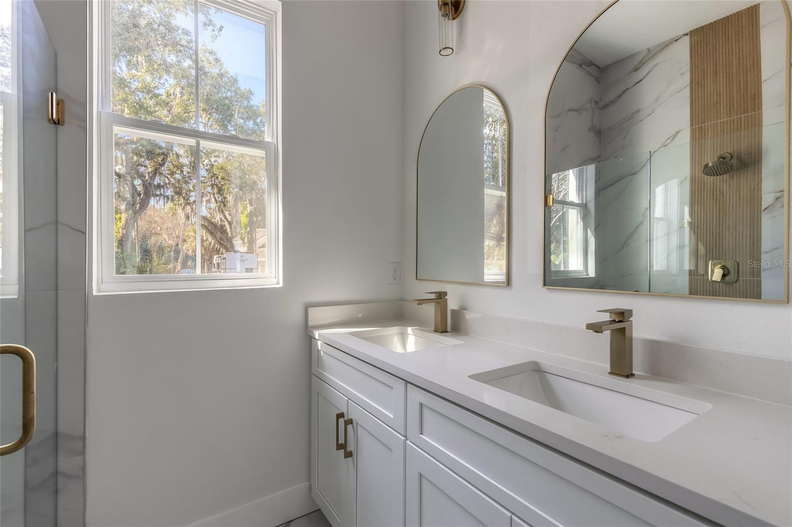 Image 5 of 62 For 618 Duss Street 1