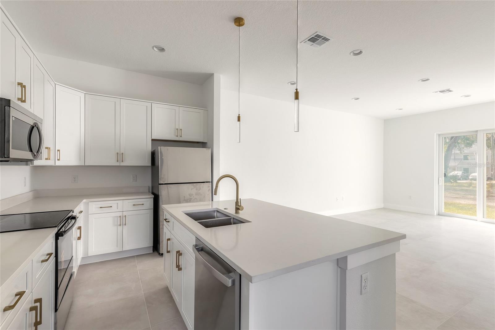 Image 50 of 62 For 618 Duss Street 1