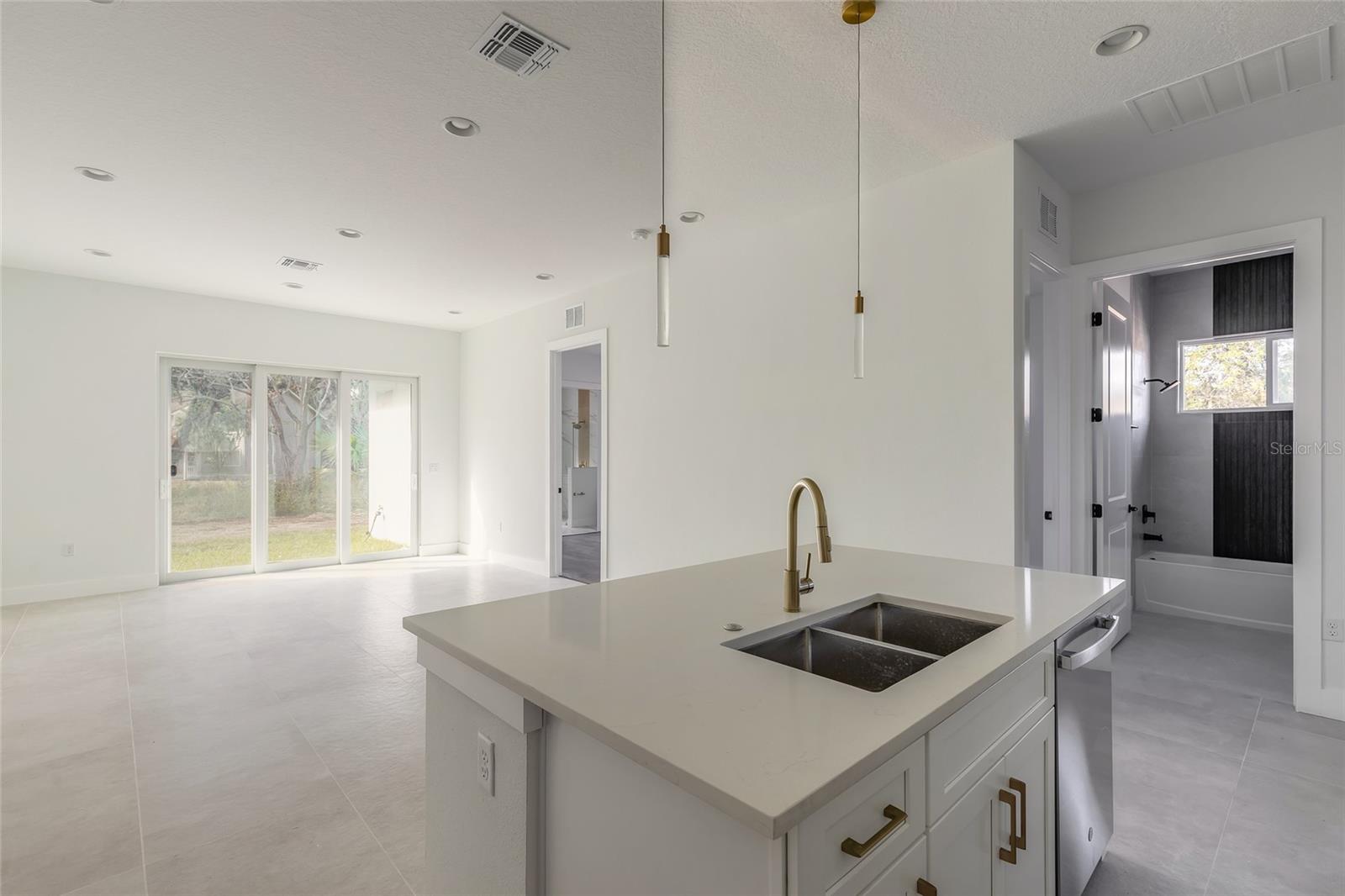 Image 52 of 62 For 618 Duss Street 1