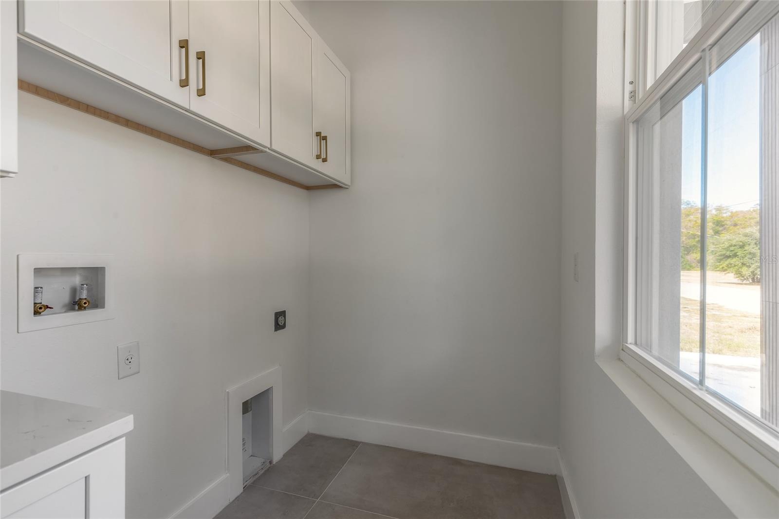 Image 53 of 62 For 618 Duss Street 1