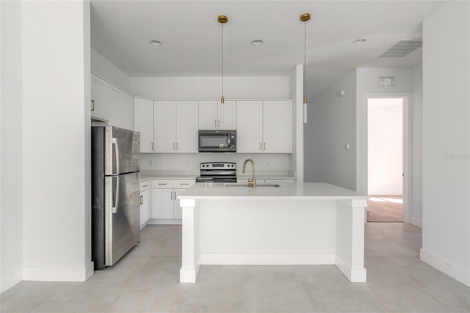 Image 6 of 62 For 618 Duss Street 1