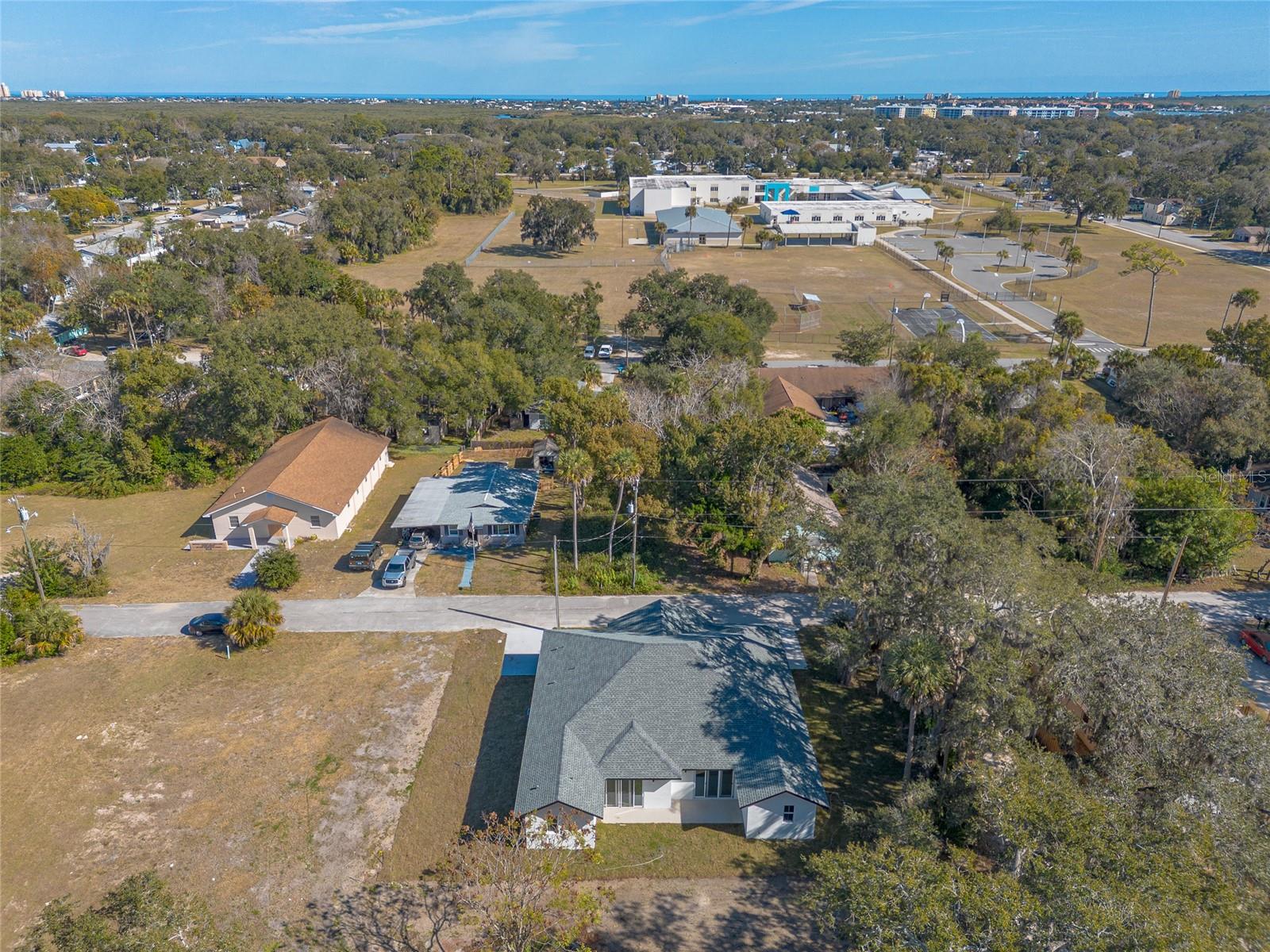 Image 61 of 62 For 618 Duss Street 1