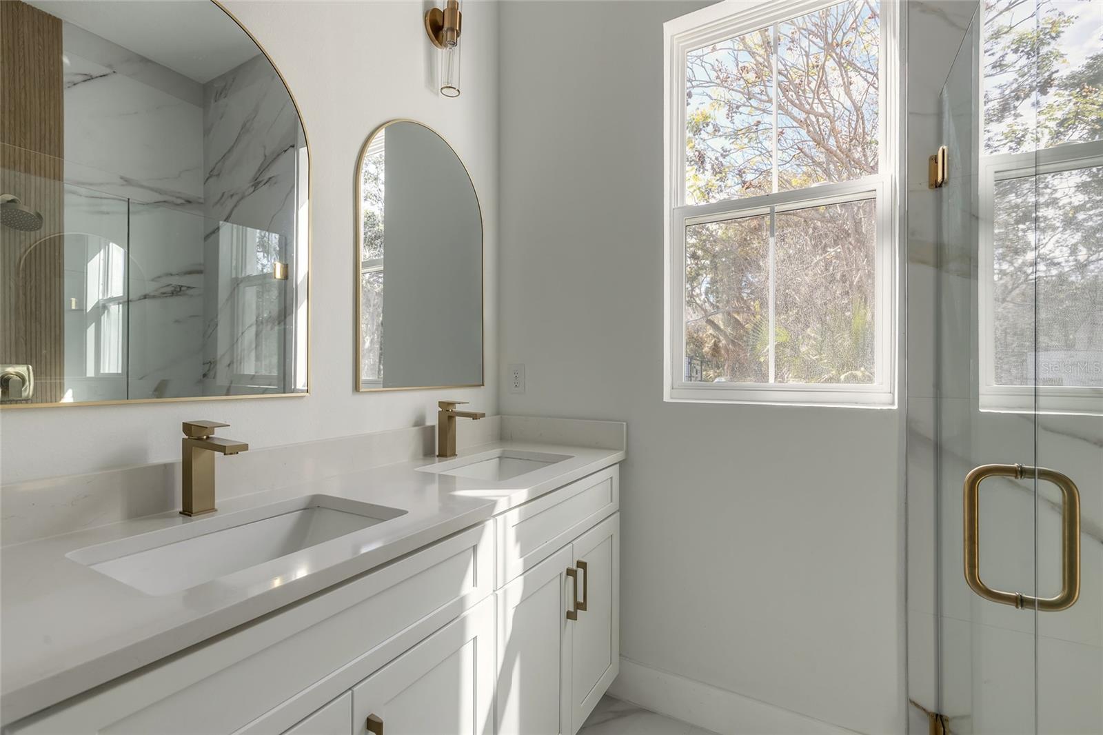 Image 9 of 62 For 618 Duss Street 1