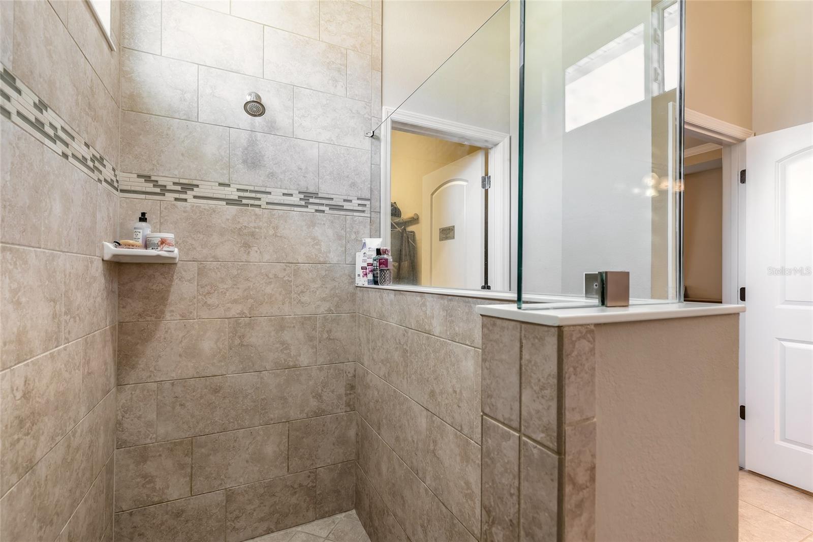 Image 27 of 56 For 527 Luna Bella Lane