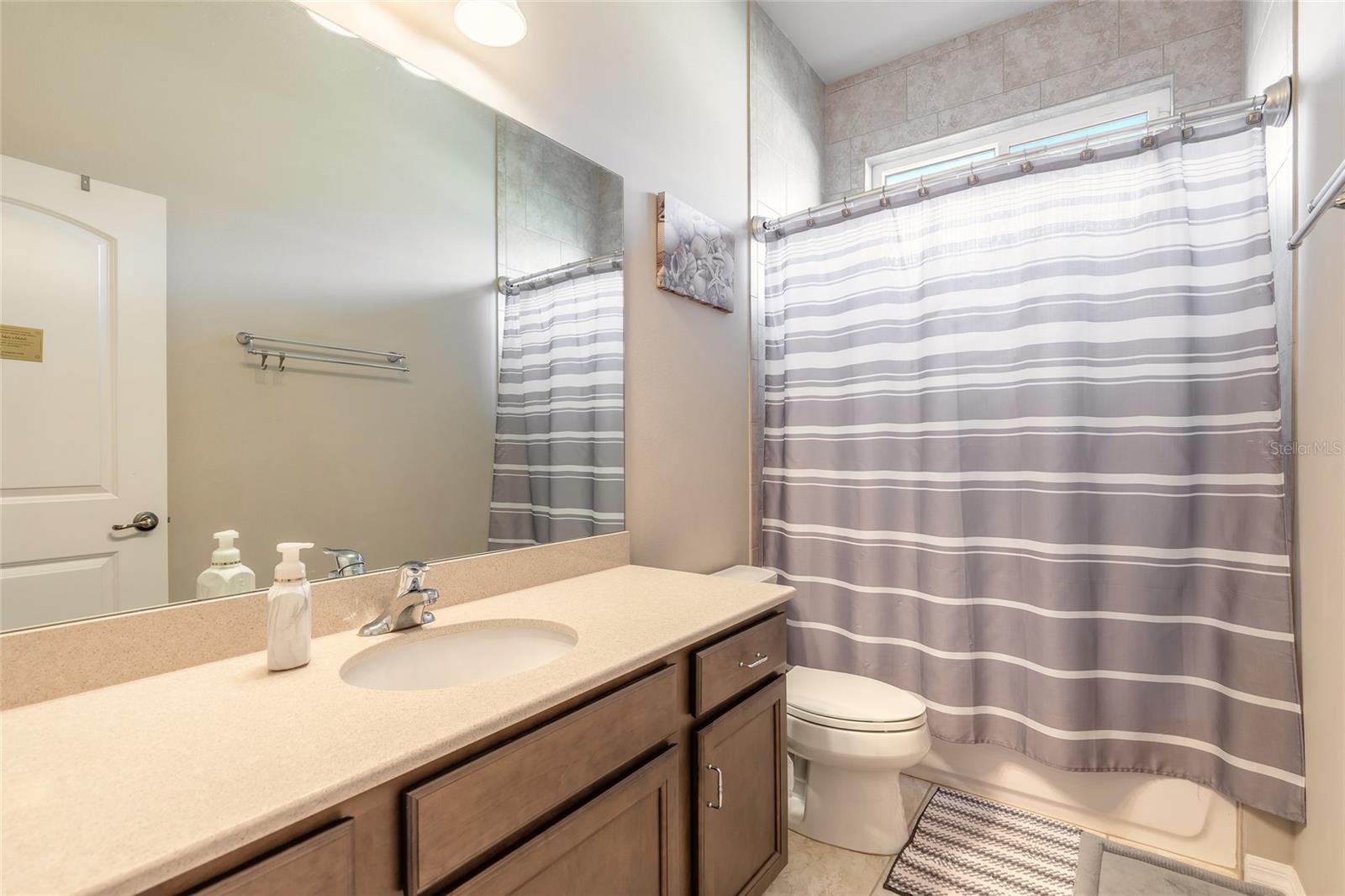 Image 32 of 56 For 527 Luna Bella Lane