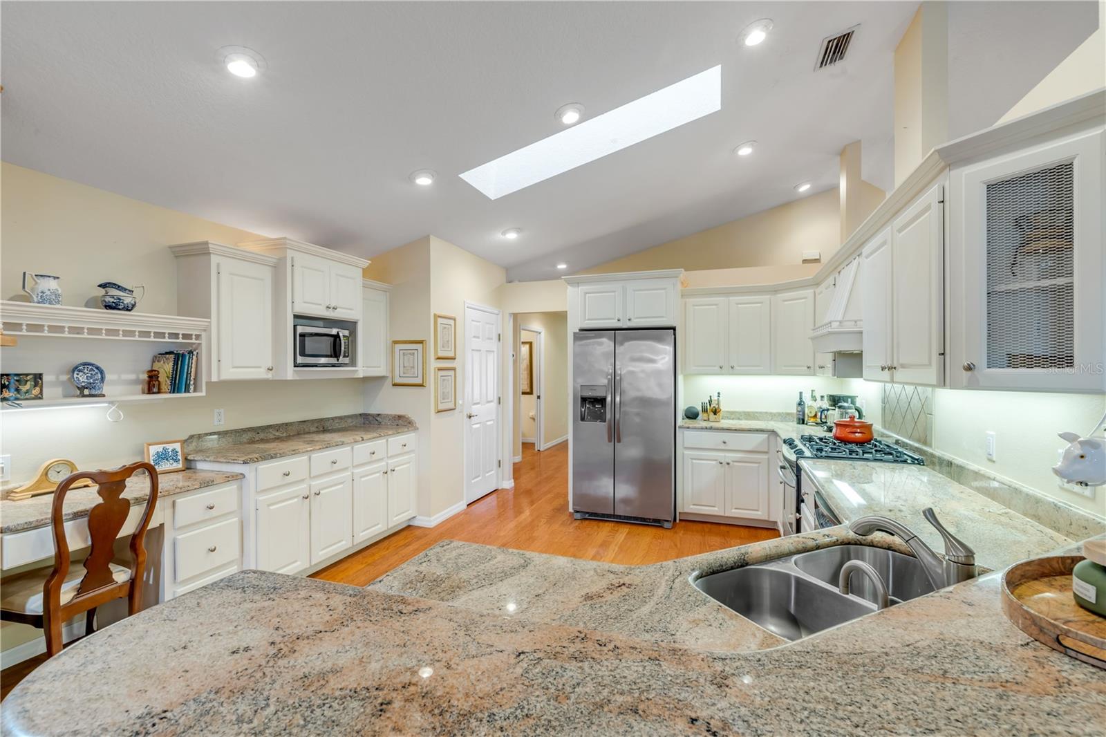 Image 18 of 78 For 1098 Red Maple Way